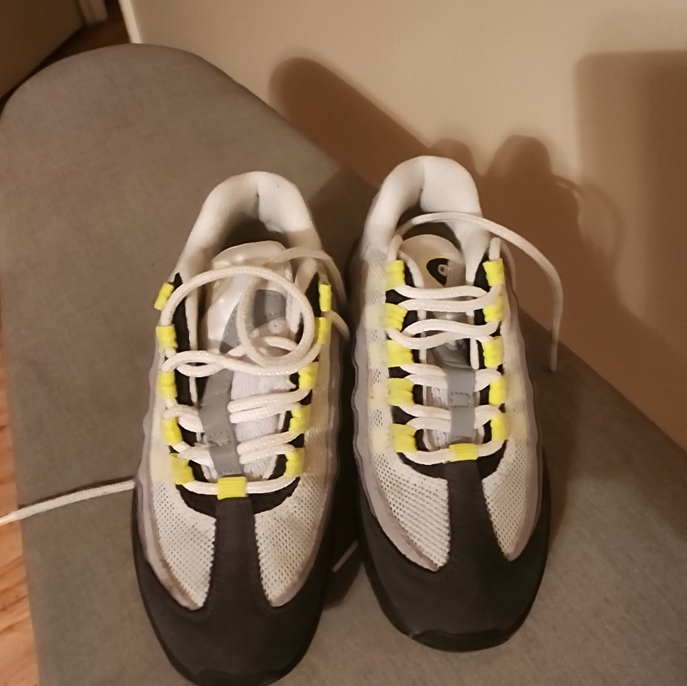 Boy and girl sneaker